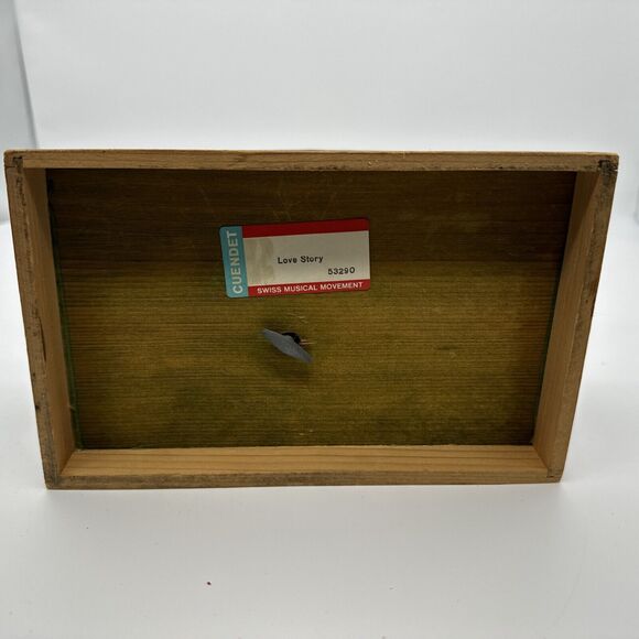 VTG Cuendet SWITZERLAND MUSICAL BOX SHALET “Love Story 7.25"x4.75"‎ WOOD - Picture 12 of 14